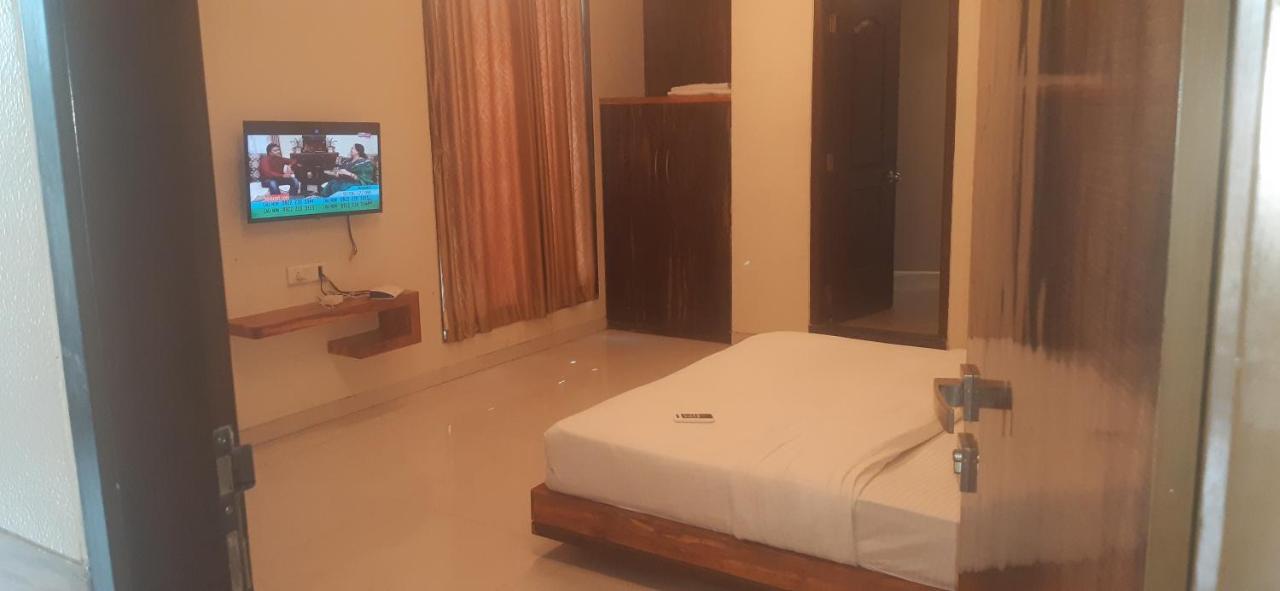 Hotel Sai Comforts Bapane Exterior foto